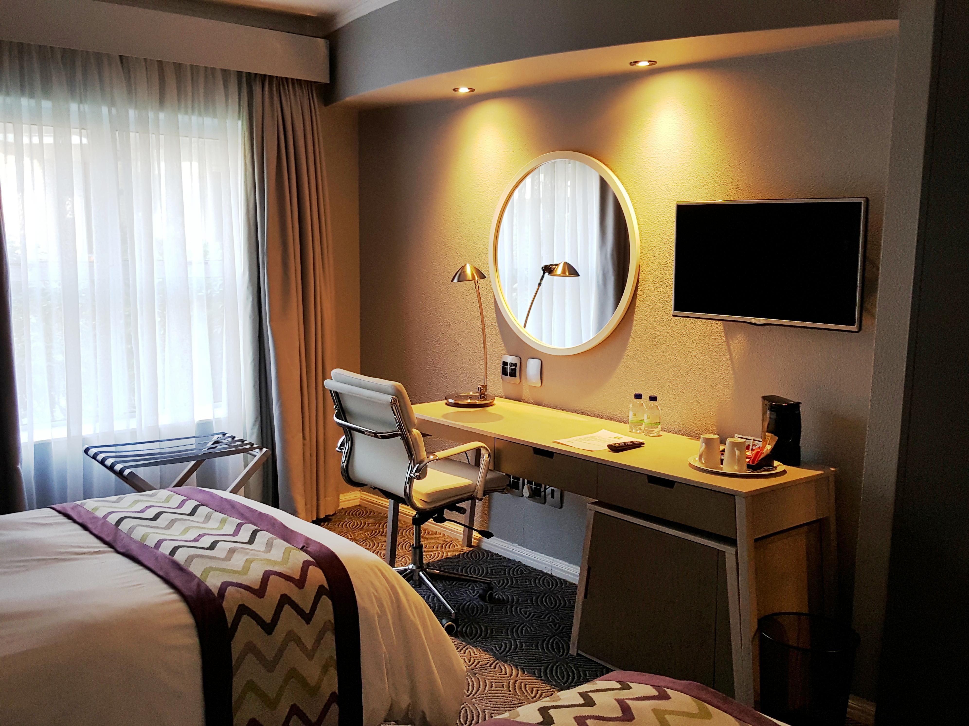 Holiday Inn Johannesburg Airport By Ihg Кемптън Парк Екстериор снимка