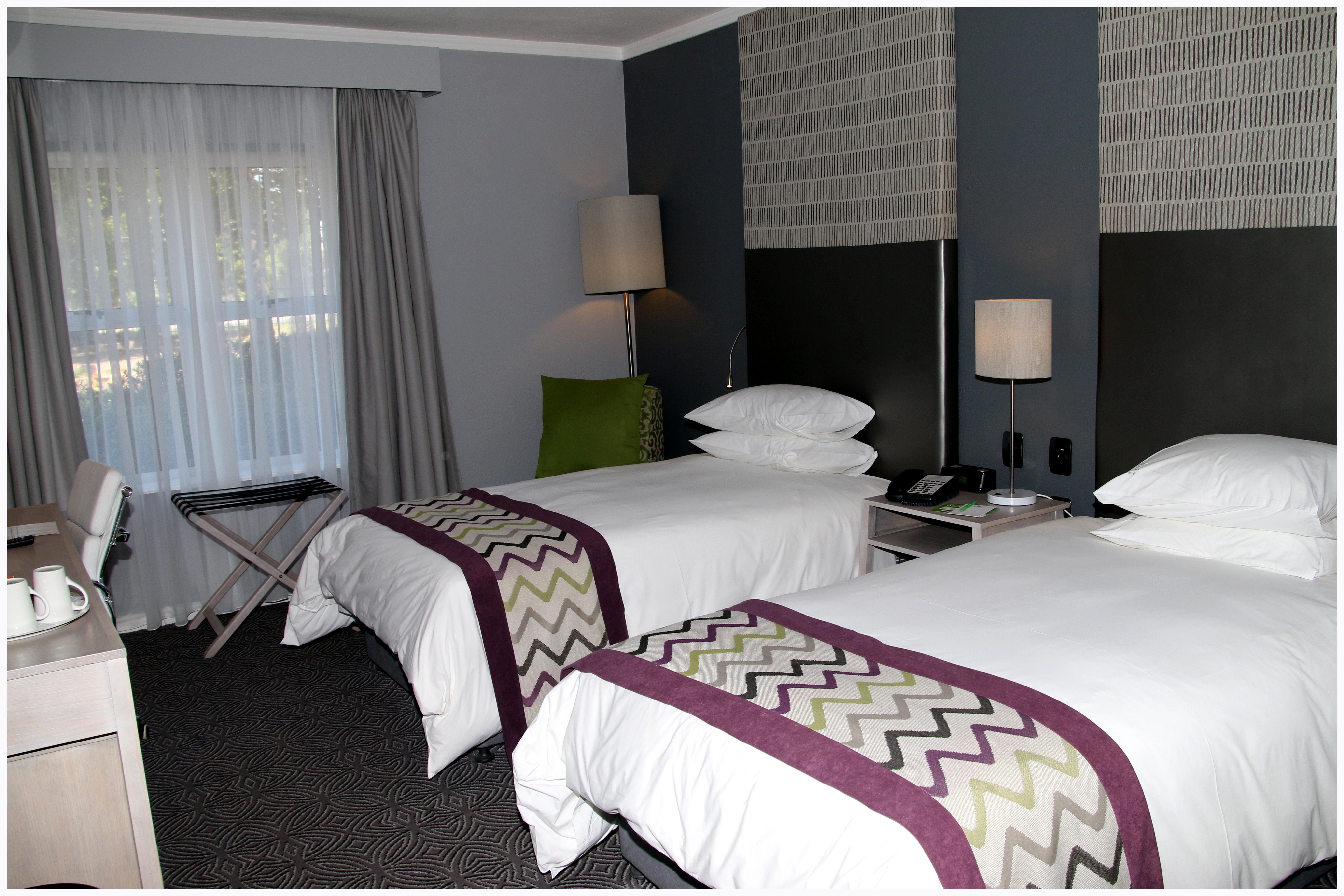 Holiday Inn Johannesburg Airport By Ihg Кемптън Парк Екстериор снимка